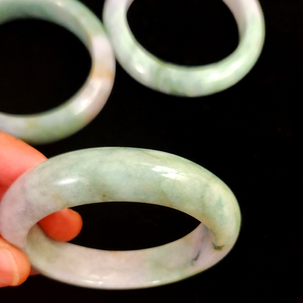 New, beautiful natural Burmese A jade ONE bangles size 52 mm.